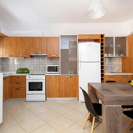 Apartment Lovely Seaside Apartments, Walking Distance To The & Amenities! *
